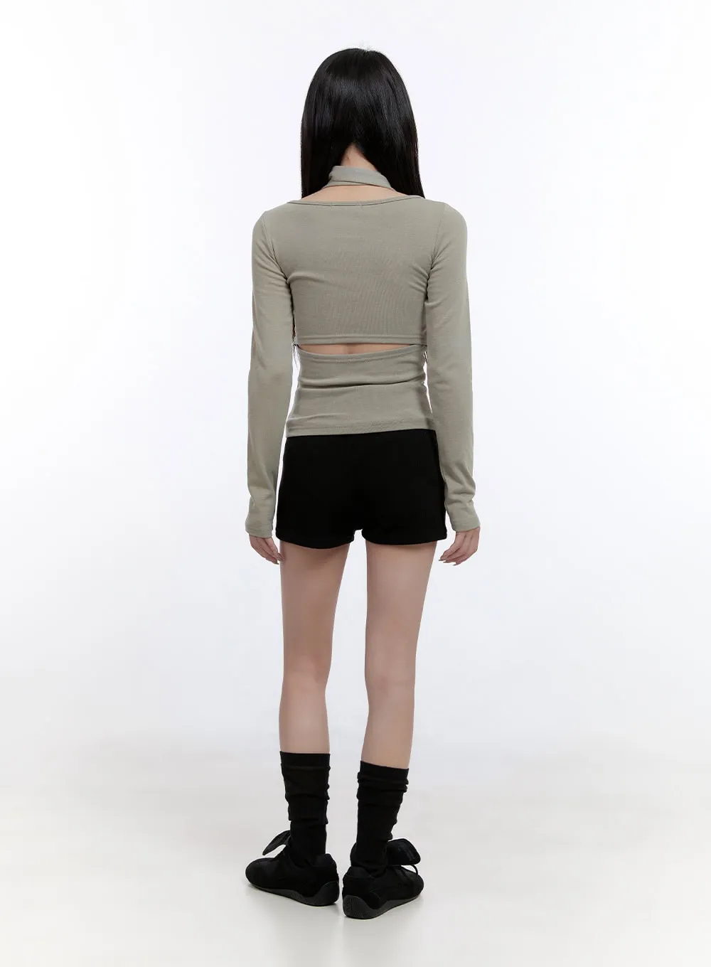 Slim-Fit Solid Shorts CO418